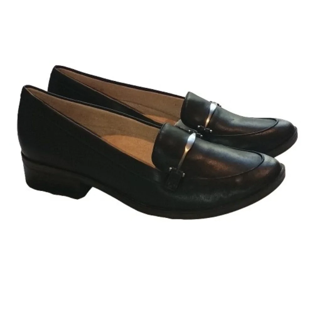 SOUL Naturalizer Black‎ Leather Loafers with Silver Accent Comfortable